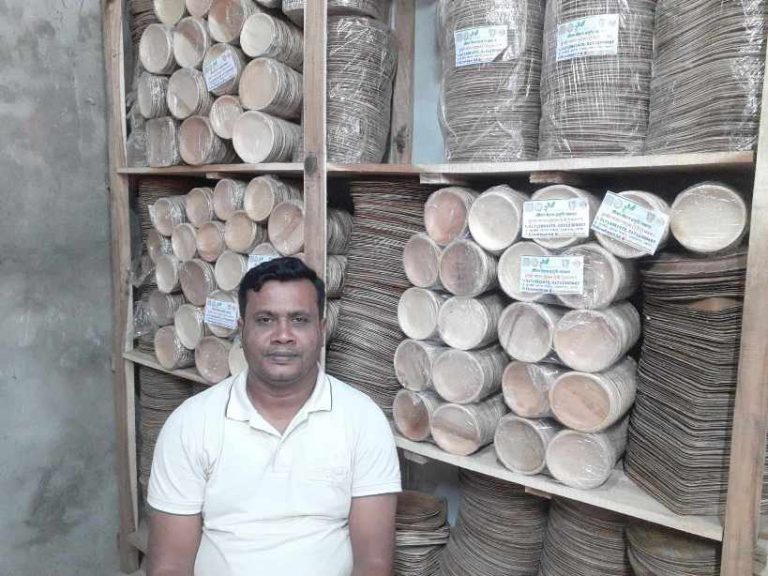 চরফ্যাশনে সুপারির খোল দিয়ে তৈজসপত্র তৈরীতে ৩ যুবকের সফলতা