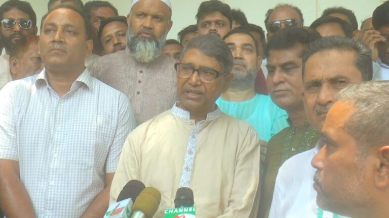 বিএনপির ভাইস চেয়ারম্যান আহমেদ আযম খান