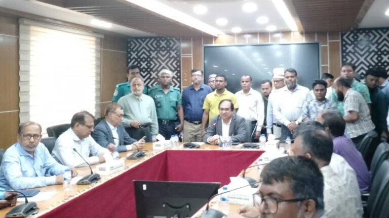 কর্মচারীদের দাবি প্রধান উপদেষ্টার কাছে তুলে ধরা হবে