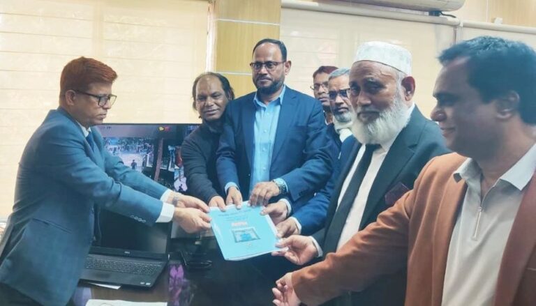 একসঙ্গে মনোনয়নপত্র নিলেন সালাম পিন্টু ও সুলতান সালাউদ্দিন টুকু
