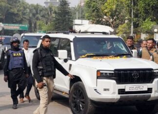 তারেক রহমানের চলন্ত গাড়িতে লাগানো সেই ‘রহস্যময়’ খাম ছিল ফাঁকা: পুলিশ