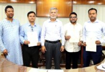 মাভাবিপ্রবিতে প্রথমবারের মতো ৩ পিএইচডি ডিগ্রি প্রদান।। সনদ প্রদান করলেন ভাইস-চ্যান্সেলর