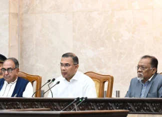 দেশের মানুষ অনেক প্রত্যাশা নিয়ে সরকারের দিকে তাকিয়ে আছে: প্রধানমন্ত্রী