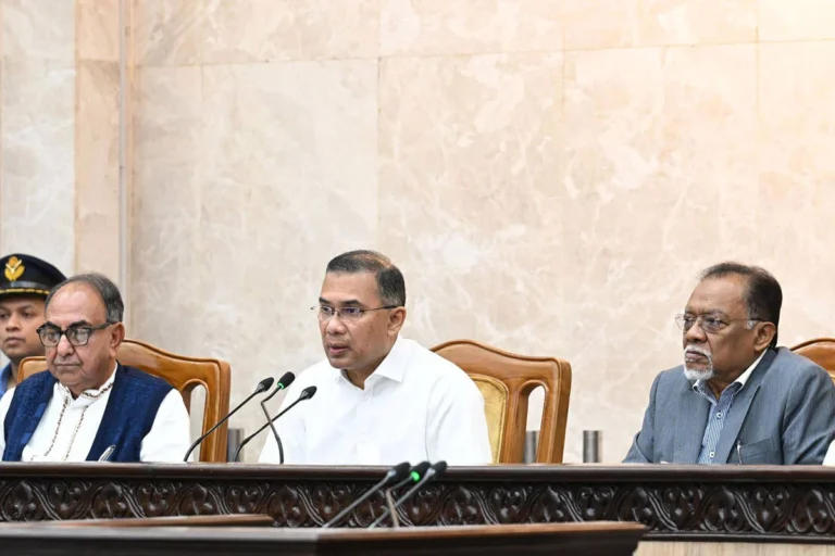 দেশের মানুষ অনেক প্রত্যাশা নিয়ে সরকারের দিকে তাকিয়ে আছে: প্রধানমন্ত্রী