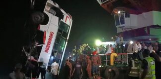 দৌলতদিয়া ফেরিঘাটে বাসডুবির ঘটনায় ২৩ মরদেহ উদ্ধার