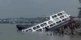 বরিশালে চরমোনাই মাহফিলের লঞ্চডুবি