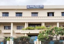 আদালতের নিষেধাজ্ঞা উপেক্ষা করে চাঁদা তোলার বৈধতা দিলেন পৌর প্রশাসক