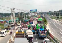 ঢাকা-টাঙ্গাইল মহাসড়কে ১৮ কিলোমিটার যানজট, যাত্রীরা চরম ভোগান্তিতে