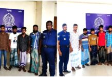 লালমোহনে পুলিশের অভিযানে ১২ জুয়াড়ি আটক