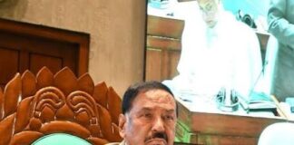 স্পিকার হাফিজ উদ্দিন আহমদ দুটি গুরুত্বপূর্ণ স্থায়ী সংসদীয় কমিটির সভাপতি হিসেবে নতুন দায়িত্ব পেয়েছেন