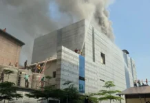 টঙ্গীর ড্রাগ ইন্টারন্যাশনাল ফার্মাসিউটিক্যালসের কারখানা আগুন নিয়ন্ত্রণে যোগ দিয়েছে সেনাবাহিনী