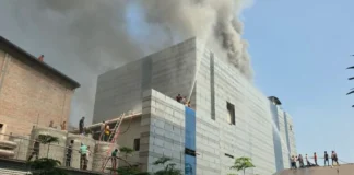 টঙ্গীর ড্রাগ ইন্টারন্যাশনাল ফার্মাসিউটিক্যালসের কারখানা আগুন নিয়ন্ত্রণে যোগ দিয়েছে সেনাবাহিনী