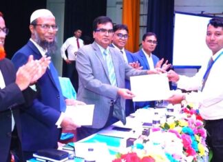 দুই বছরেই জেলা সেরা, বিভাগে তৃতীয় লালমোহনের সোনালী ব্যাংক