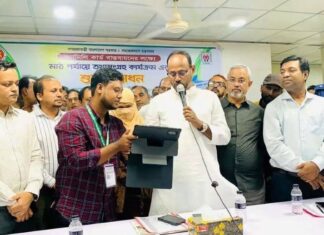 ফ্যামিলি কার্ড নিয়ে অনিয়ম করলে কাউকে ছাড় দেওয়া হবে না: প্রতিমন্ত্রী টুকু