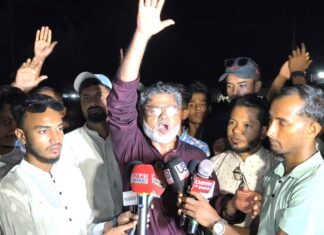 লালমোহনে মোটরসাইকেল শোডাউন ও গণসংযোগ করলেন চেয়ারম্যান প্রার্থী নাসিম মাতাব্বর